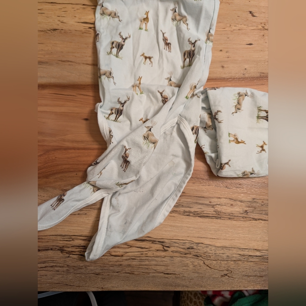 NWOT Saltwater Swaddles Little Fawn Big Yawn gown & hat - Picture 9 of 9